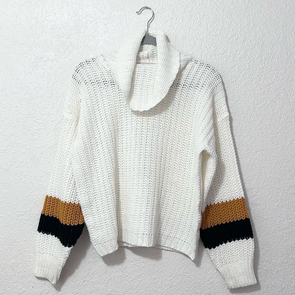 Harlow and Rose knit turtleneck sweater white size small